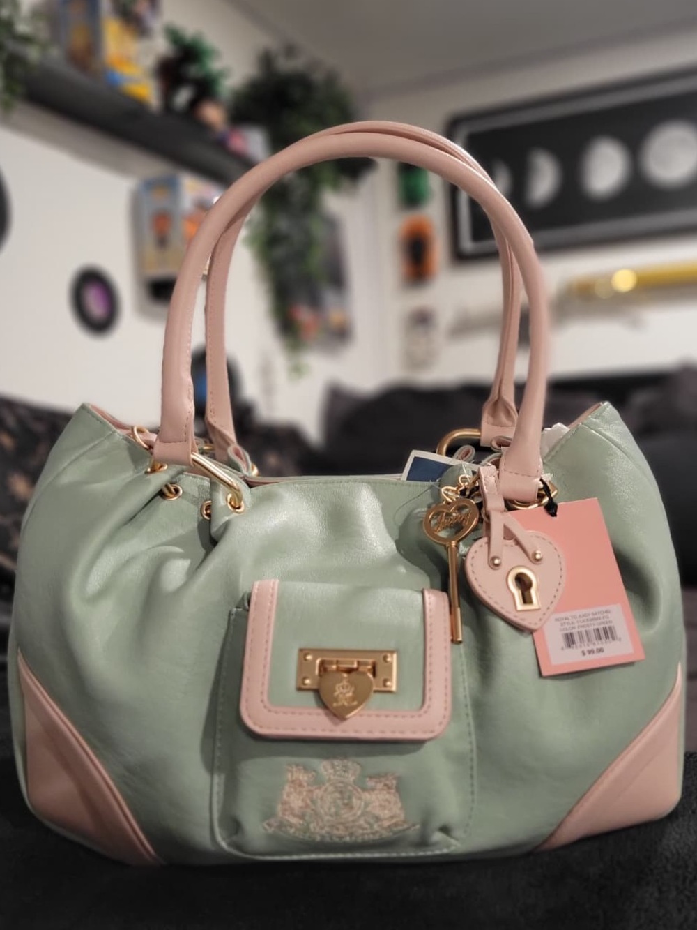 JUICY COUTURE ROYAL TO JUICY SATCHEL BAG
COLOR: FROSTY GREEN NWT